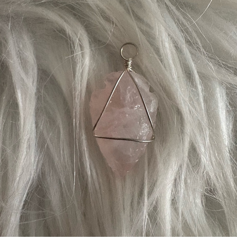 Stone & Spirit Arrows – Crystal Arrowhead Pendant Collection - Picture 5 of 5